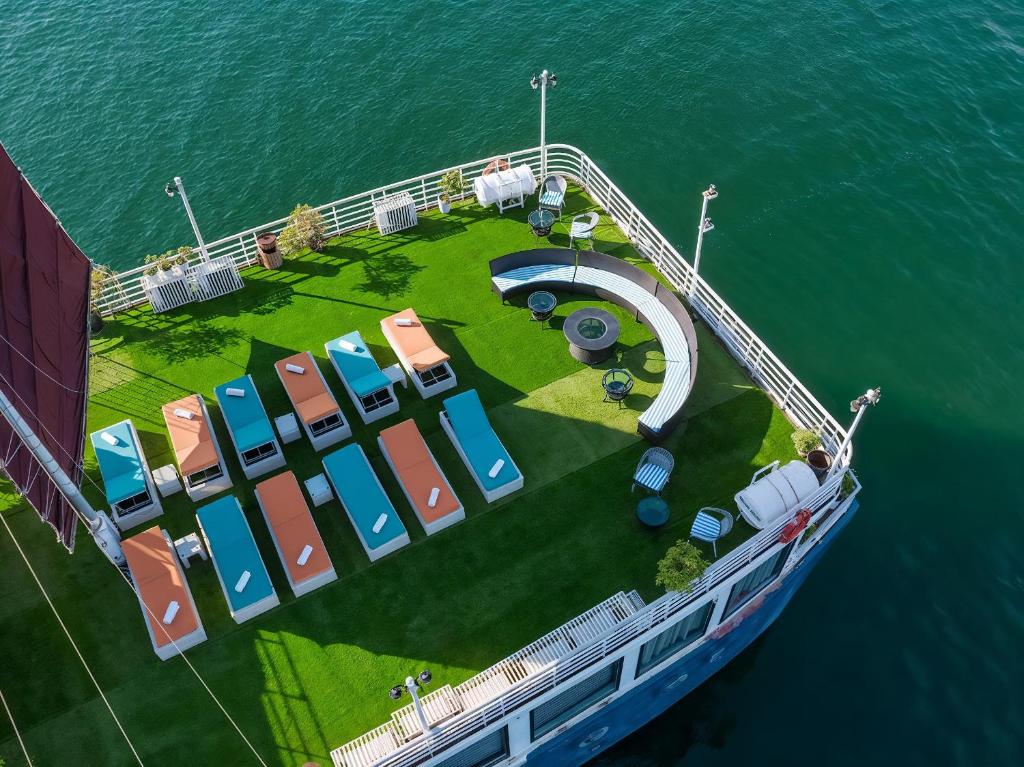 Verdure Lotus Cruise