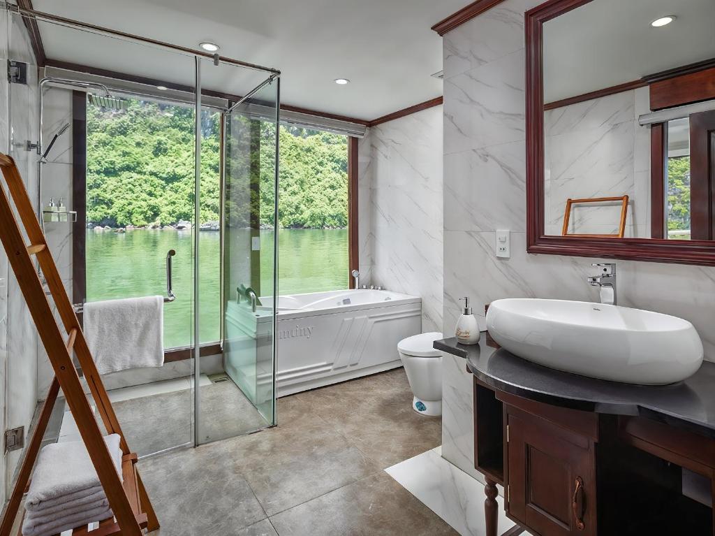 Verdure Lotus Cruise