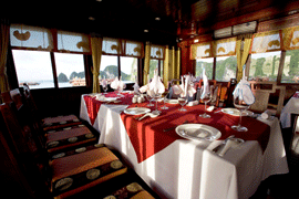 Dining Spice cruise Halong bay