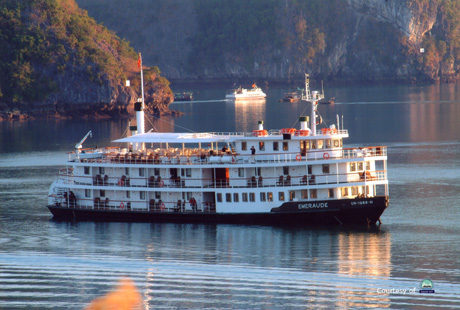 Classic Emeraude Cruise Halong bay