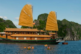 Huong Hai junk with 7 cabins